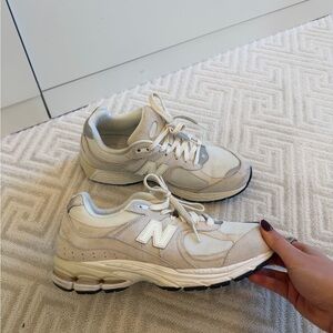 Womens New balance 2002R Calm taupe with angora and silver metalic